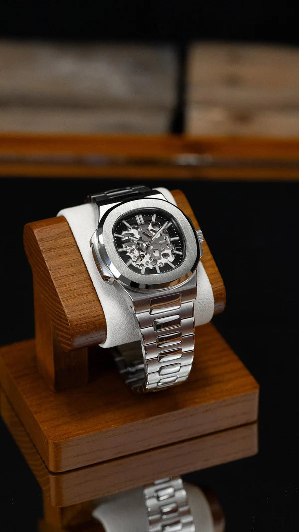 Nautiko | Black Skeleton